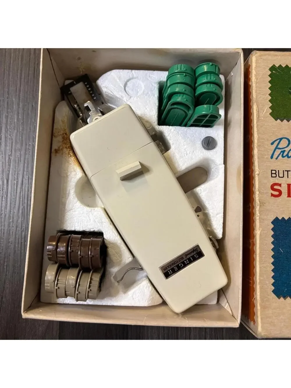 Vintage 1973 Singer Professional Buttonholer Sewing Machine w/ attachments